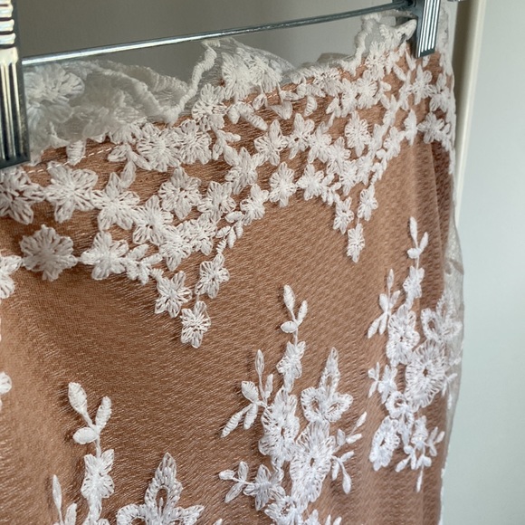 Mesh and Lace Scalloped Edge Skirt - Picture 3 of 5